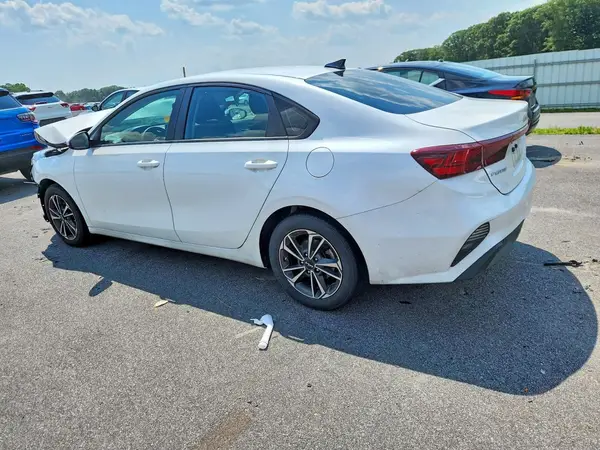 3KPF24AD9RE758033 2024 KIA FORTE - Image 2