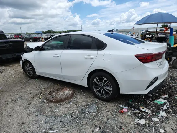 3KPF24AD9RE758050 2024 KIA FORTE - Image 2