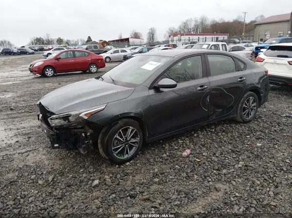 3KPF24AD9RE758498 2024 KIA FORTE - Image 2