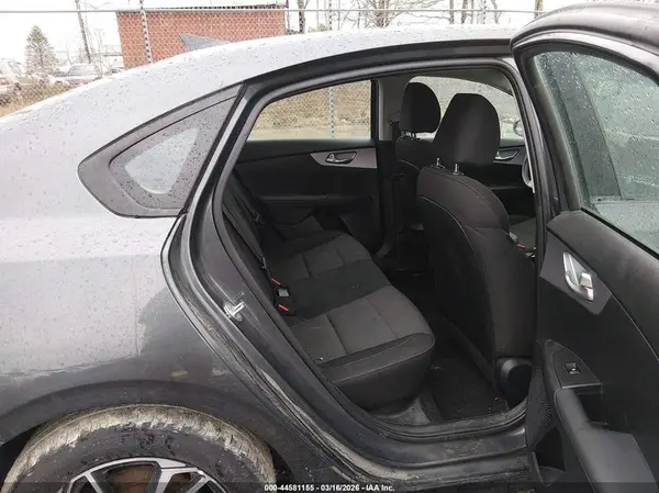 3KPF24AD9RE758498 2024 KIA FORTE - Image 8