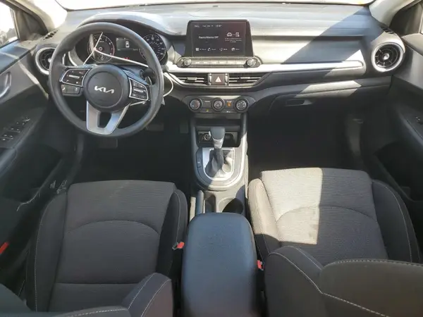 3KPF24AD9RE759585 2024 KIA FORTE - Image 8