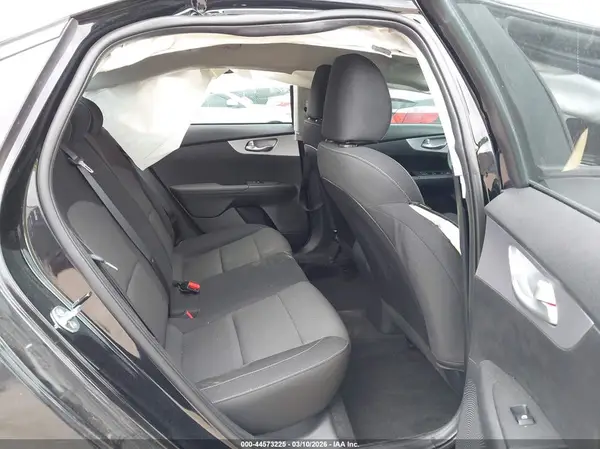 3KPF24AD9RE760459 2024 KIA FORTE - Image 8