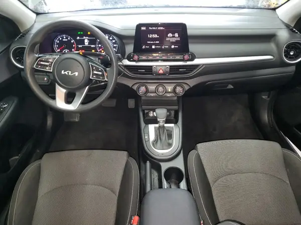 3KPF24AD9RE761076 2024 KIA FORTE - Image 8