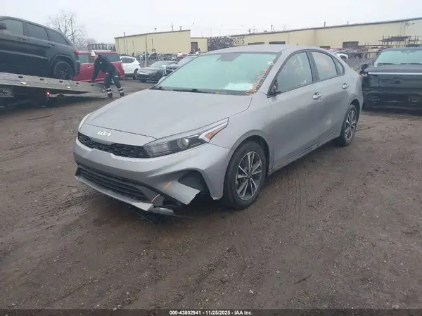 3KPF24AD9RE763751 2024 KIA FORTE - Image 2