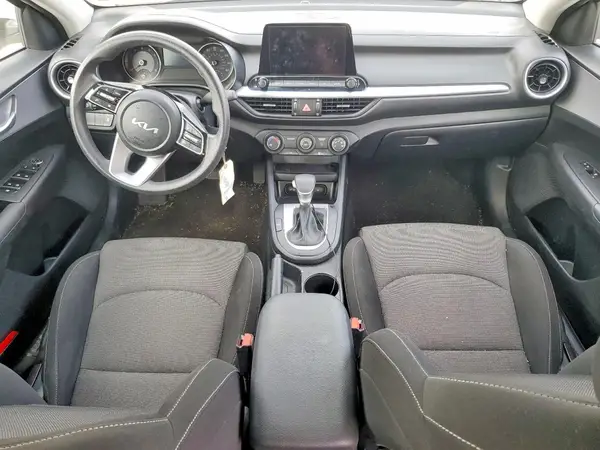 3KPF24AD9RE765001 2024 KIA FORTE - Image 8