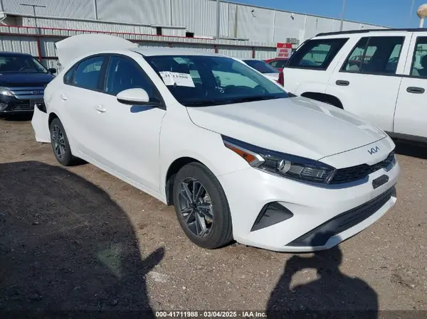3KPF24AD9RE765015 2024 KIA FORTE - Image 1
