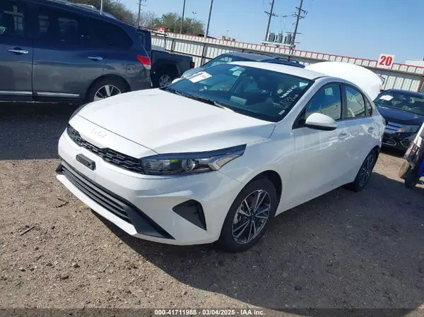 3KPF24AD9RE765015 2024 KIA FORTE - Image 2