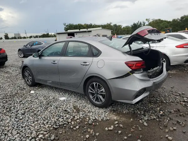 3KPF24AD9RE765435 2024 KIA FORTE - Image 2