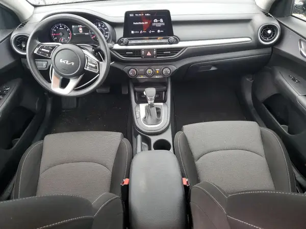 3KPF24AD9RE765435 2024 KIA FORTE - Image 8
