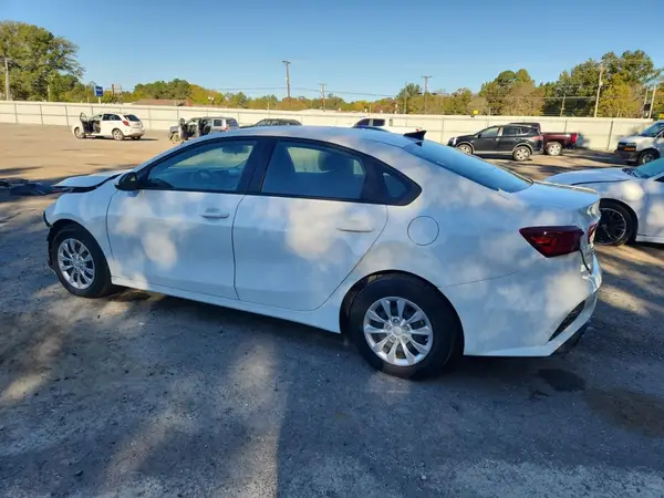 3KPF24AD9RE766519 2024 KIA FORTE - Image 2