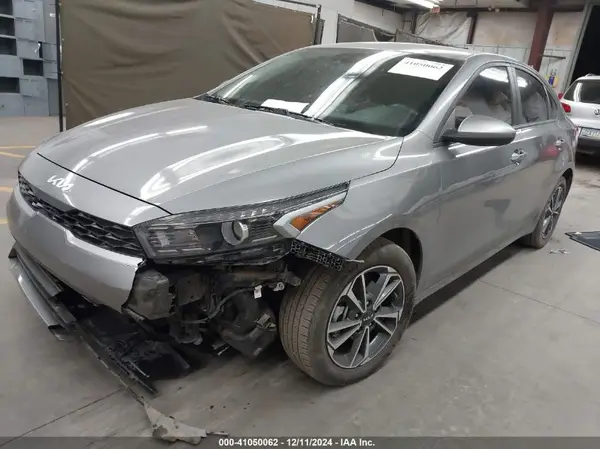 3KPF24AD9RE766648 2024 KIA FORTE - Image 2