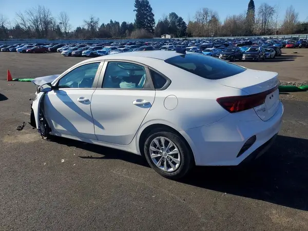 3KPF24AD9RE766682 2024 KIA FORTE - Image 2