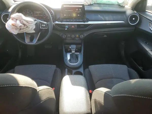 3KPF24AD9RE766682 2024 KIA FORTE - Image 8