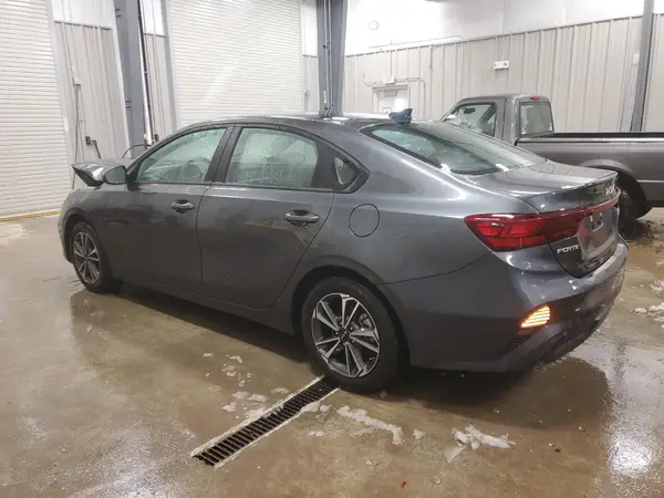 3KPF24AD9RE767332 2024 KIA FORTE - Image 2