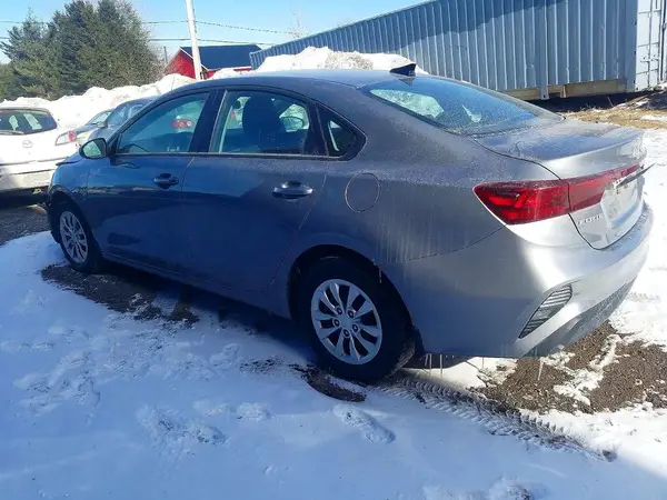 3KPF24AD9RE767878 2024 KIA FORTE - Image 2