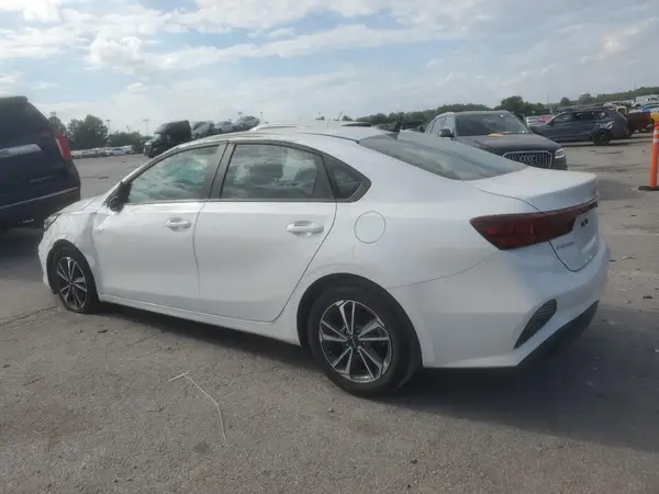 3KPF24AD9RE768044 2024 KIA FORTE - Image 2