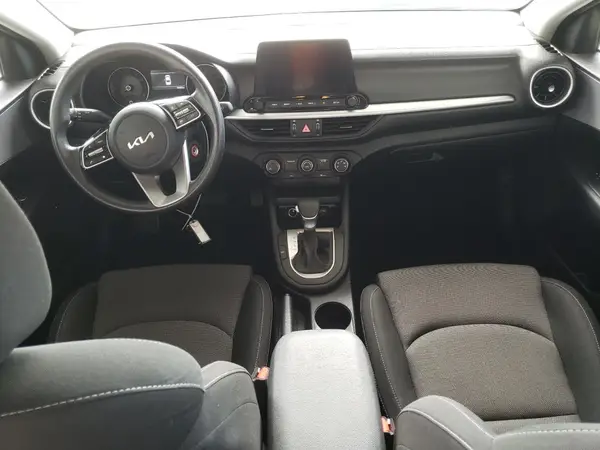 3KPF24AD9RE768075 2024 KIA FORTE - Image 8