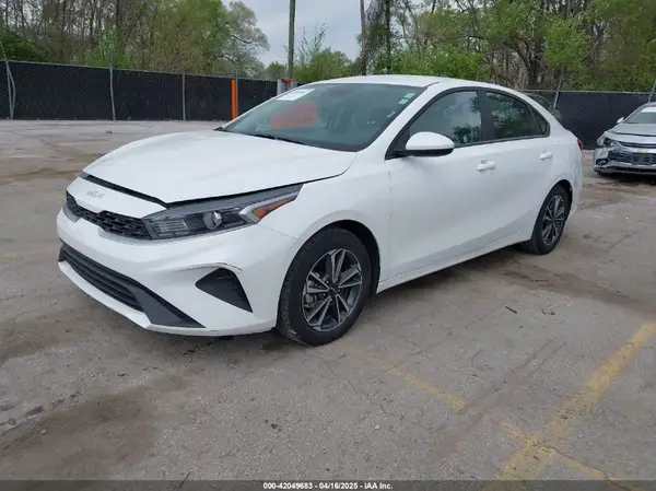 3KPF24AD9RE769050 2024 KIA FORTE - Image 2