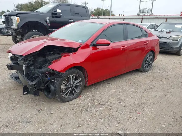 3KPF24AD9RE769629 2024 KIA FORTE - Image 2