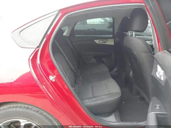 3KPF24AD9RE769629 2024 KIA FORTE - Image 8