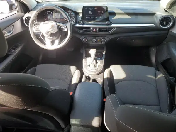 3KPF24AD9RE770893 2024 KIA FORTE - Image 8