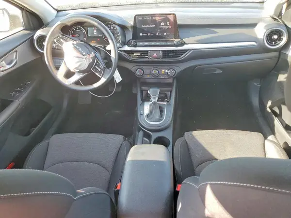 3KPF24AD9RE773048 2024 KIA FORTE - Image 8
