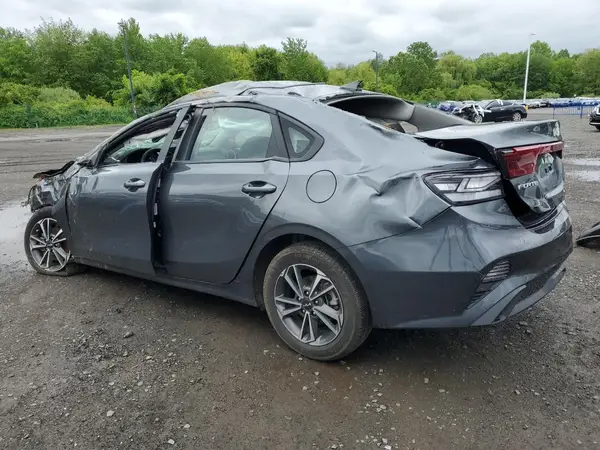 3KPF24AD9RE773955 2024 KIA FORTE - Image 2