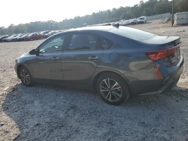 3KPF24AD9RE776743 2024 KIA FORTE - Image 2