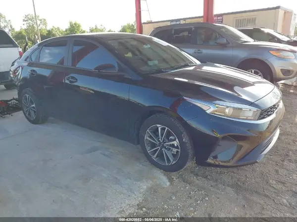 3KPF24AD9RE776953 2024 KIA FORTE - Image 1
