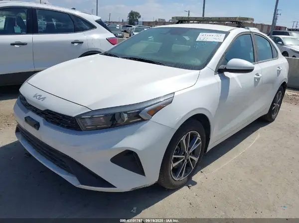 3KPF24AD9RE777262 2024 KIA FORTE - Image 2