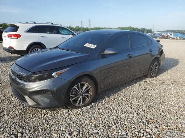 3KPF24AD9RE778797 2024 KIA FORTE - Image 1