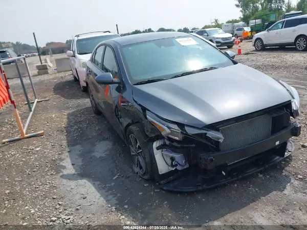 3KPF24AD9RE780551 2024 KIA FORTE - Image 1