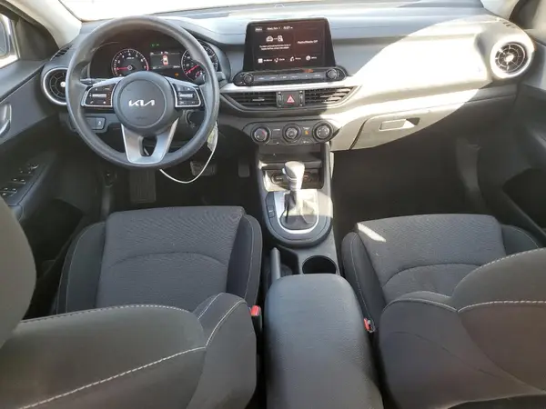 3KPF24AD9RE780632 2024 KIA FORTE - Image 8