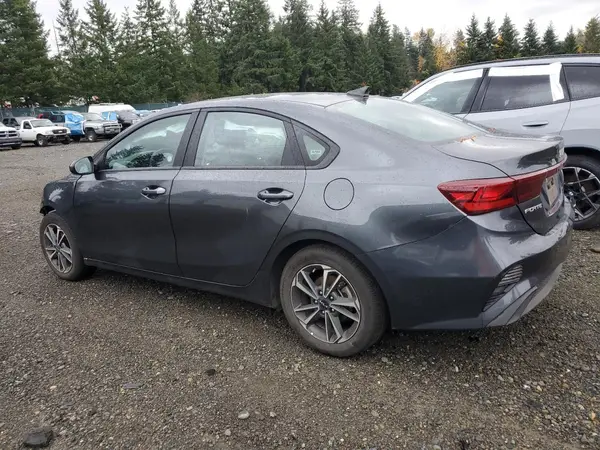 3KPF24AD9RE781005 2024 KIA FORTE - Image 2