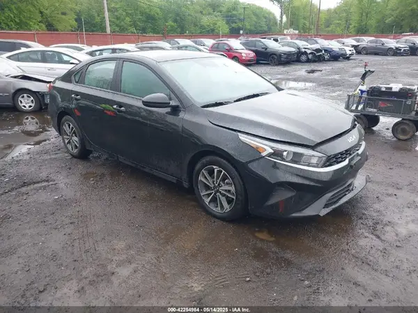 3KPF24AD9RE781179 2024 KIA FORTE - Image 1