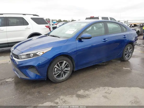 3KPF24AD9RE781313 2024 KIA FORTE - Image 2