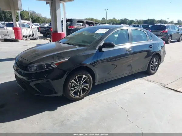 3KPF24AD9RE781487 2024 KIA FORTE - Image 2