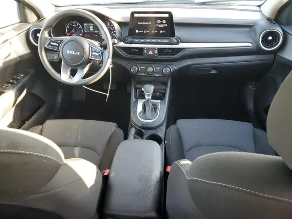 3KPF24AD9RE781618 2024 KIA FORTE - Image 8