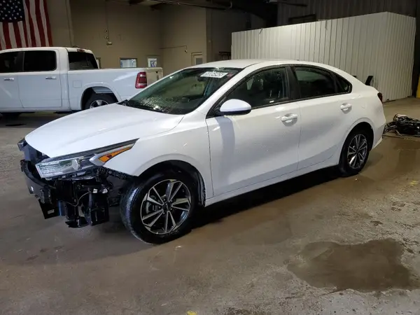3KPF24AD9RE782879 2024 KIA FORTE - Image 1