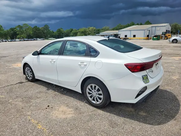 3KPF24AD9RE783417 2024 KIA FORTE - Image 2