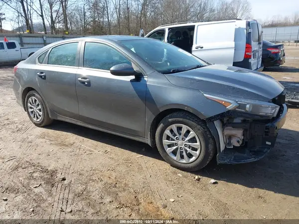 3KPF24AD9RE783790 2024 KIA FORTE - Image 1