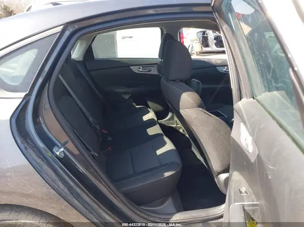 3KPF24AD9RE783790 2024 KIA FORTE - Image 8