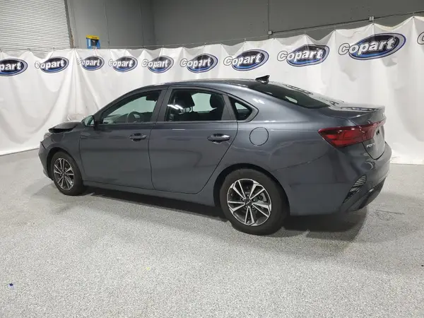 3KPF24AD9RE784101 2024 KIA FORTE - Image 2