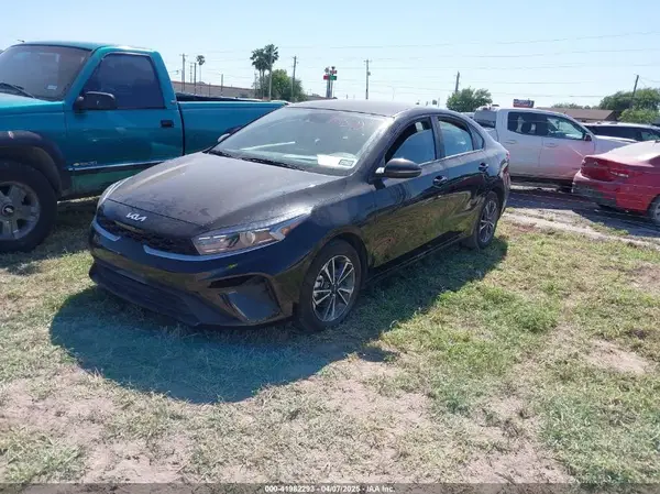 3KPF24AD9RE785457 2024 KIA FORTE - Image 2
