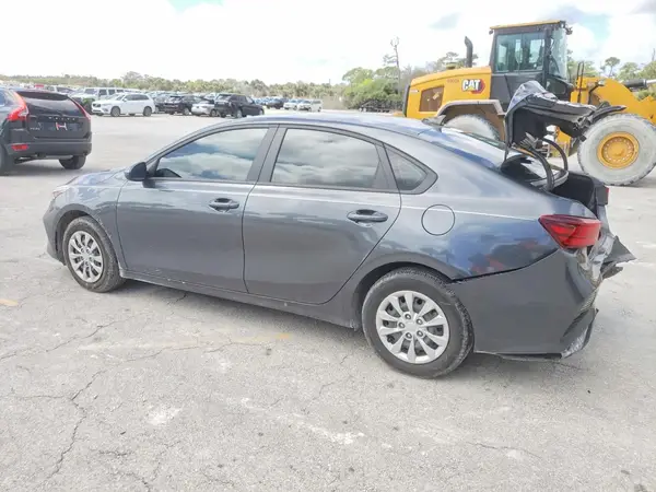 3KPF24AD9RE786172 2024 KIA FORTE - Image 2