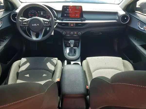 3KPF24AD9RE786172 2024 KIA FORTE - Image 8