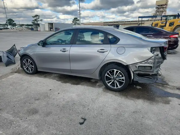 3KPF24AD9RE786222 2024 KIA FORTE - Image 2