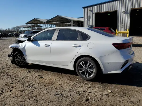 3KPF24AD9RE788245 2024 KIA FORTE - Image 2