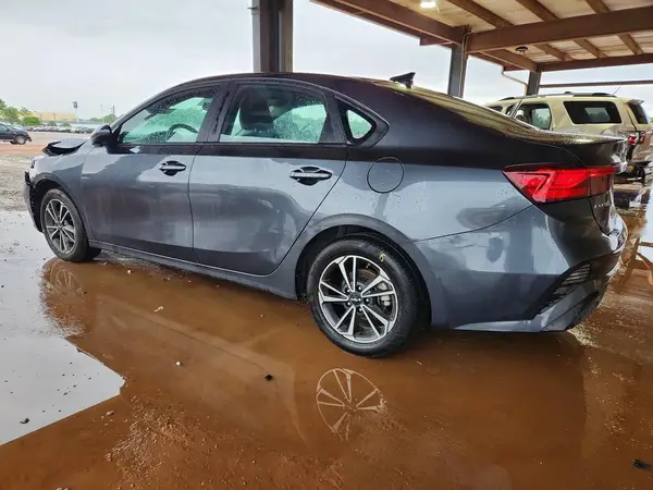 3KPF24AD9RE789542 2024 KIA FORTE - Image 2