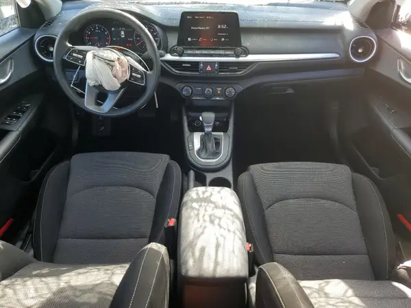 3KPF24AD9RE789671 2024 KIA FORTE - Image 8